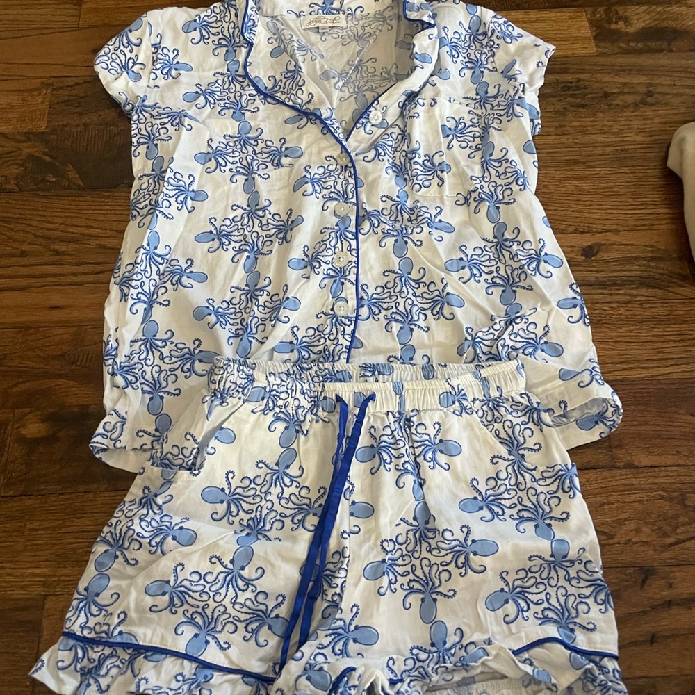 Jayes studio octopus Blue and White Women's Pajama Set
